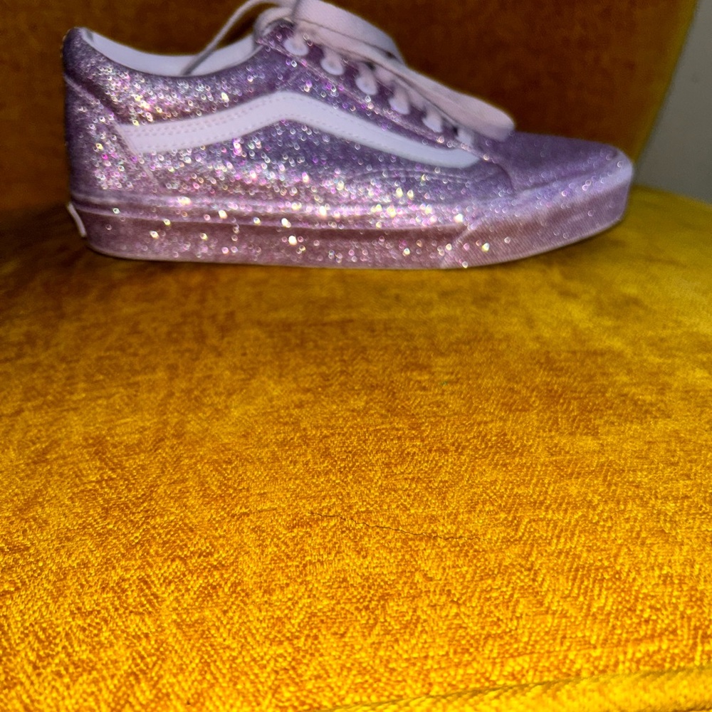 Vans - Picture 4 of 6